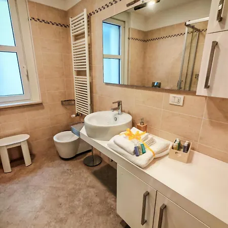 Jonathan Luxury Per 10 Apartment