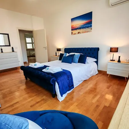 Apartment Jonathan Luxury Per 10 Triest