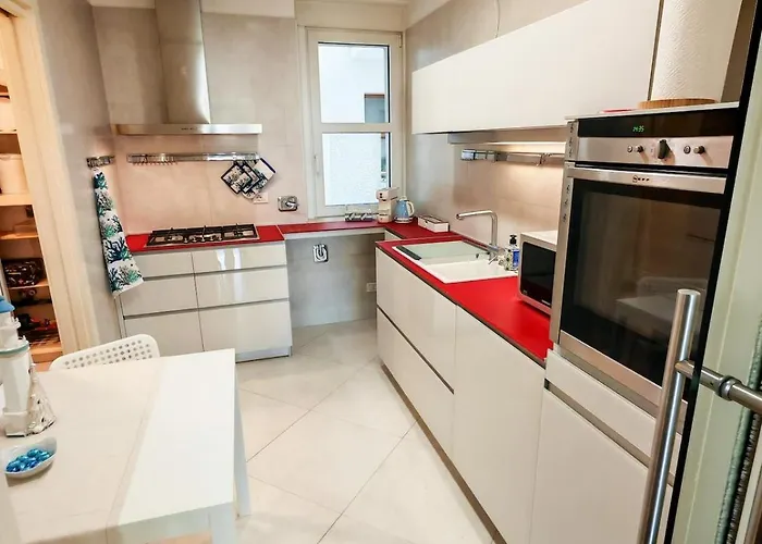 Apartment Jonathan Luxury Per 10 Trieste