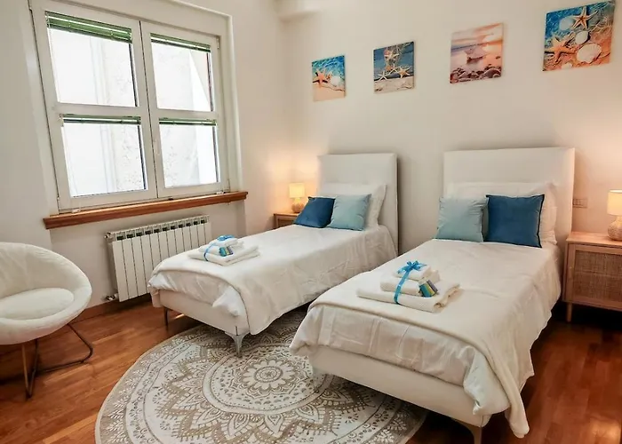 Jonathan Luxury Per 10 Apartment