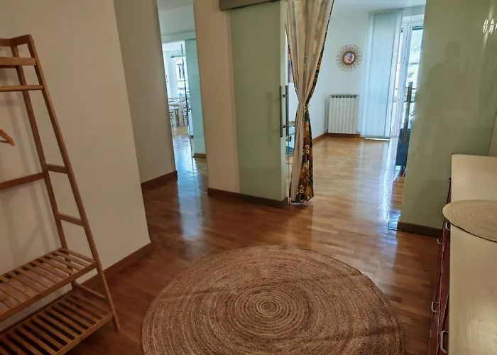 Apartment Jonathan Luxury Per 10 Trieste